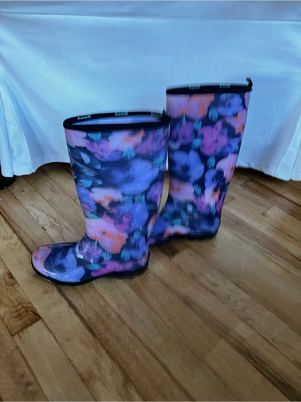 BRAND NEW Kamik Heather Floral Tall Waterproof Rain Boots Size 7